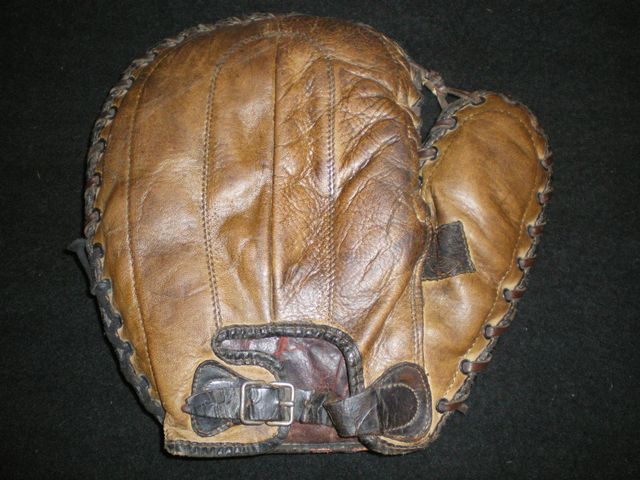 A.J. Reach Basemitt Back 1